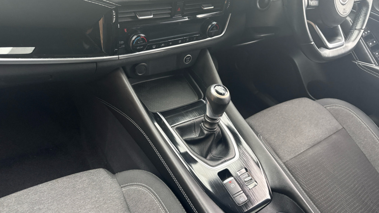 Nissan Qashqai 1.3 DiG-T MH N-Connecta 5dr Petrol Hatchback